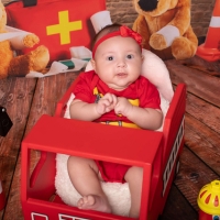 Foto miniatura do ensaio de 2 meses da Alice