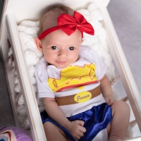 Foto miniatura do ensaio de 1 mês da Helena